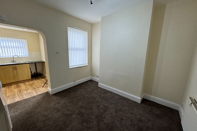 6, Acacia Grove, Wirral photo 4
