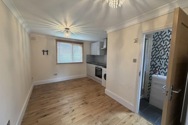 89, Hay Lane, London photo 4