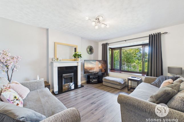 4 Station Close, Blackburn photo 2
