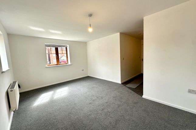 22, 32, Elmhurst Court  Oberon Grove, Darlaston photo 4