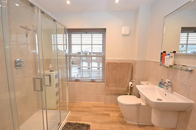 Flat 2, 6, Vittoria Court, Dorchester photo 3