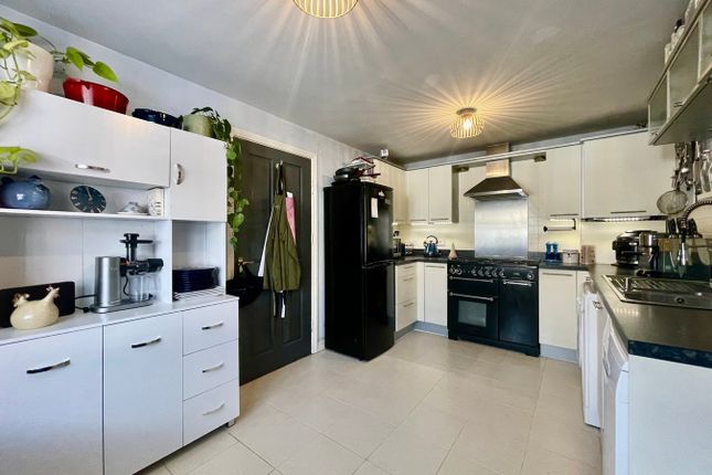 12, Foundry Road, Newport photo 5