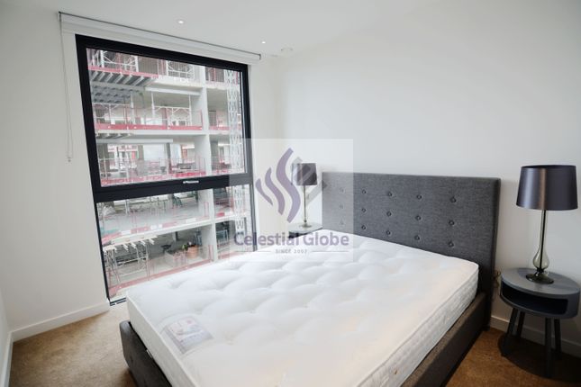 Flat for sale in Goodmans Fields, London