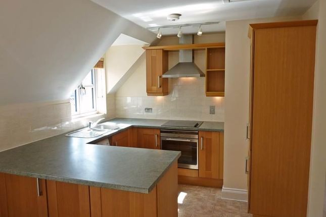 7, Church Court, Twyford, Reading photo 2
