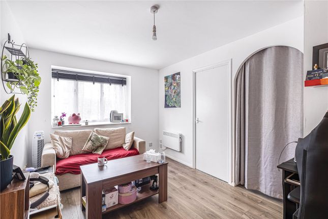 Thumbnail Flat to rent in Inwen Court, Grinstead Road, London