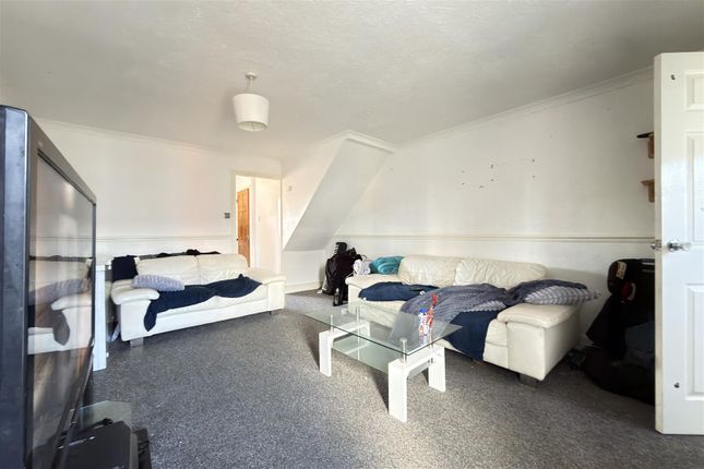 102, Wolsey Way, Leicester photo 4