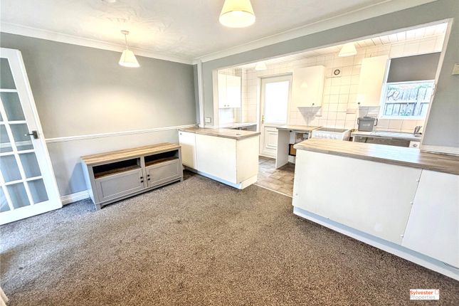 Lilburne Crescent, Newton Aycliffe photo 3