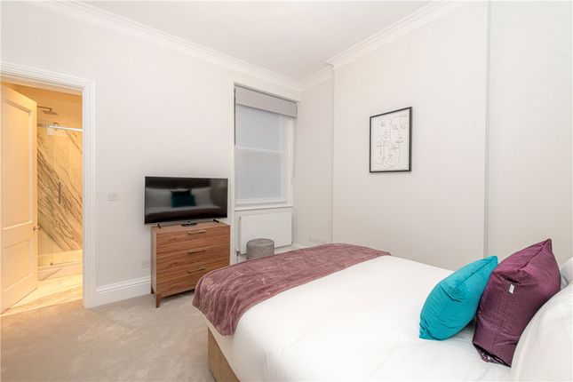 Flat to rent in Ashley Gardens, Ambrosden Avenue, Westminster, London