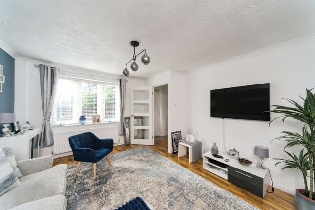 7, Windsor Close, Eastbourne photo 4