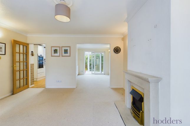 15, Fletcher Road, Ottershaw photo 4