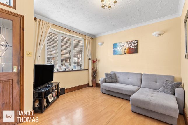 58, Eastbrook Road, Waltham Abbey photo 2