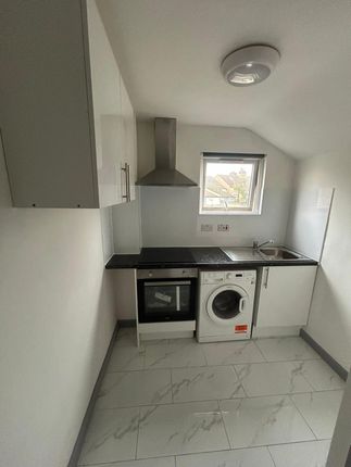 44, Hillside Slough, Berkshire photo 5