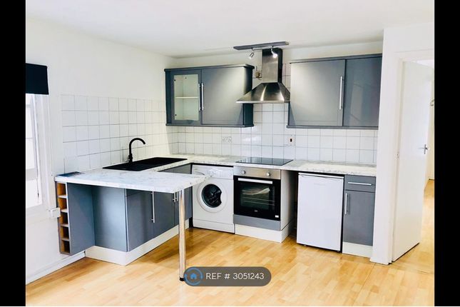 Flat, London Road, Cheltenham photo 2