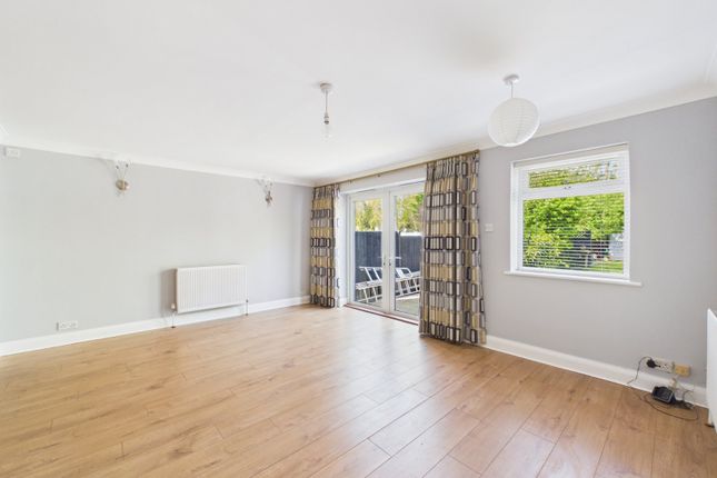 3, Mafeking Road, Staines-upon-Thames photo 4