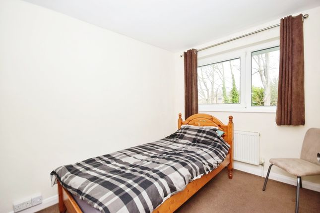 Maisonette to rent in Weymouth Court, Grange Road, Sutton