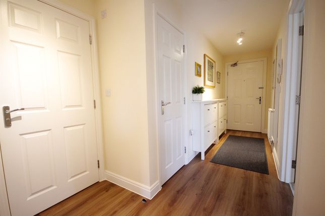 Flat for sale in Millstone Way, Harpenden