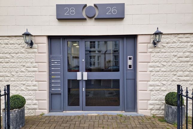 Flat 7, 26-28 Mary Street, Porthcawl, CF36 3YA photo 3