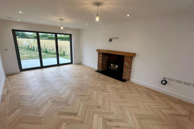 2 Barley Close, Woodseaves Road, Hereford photo 3
