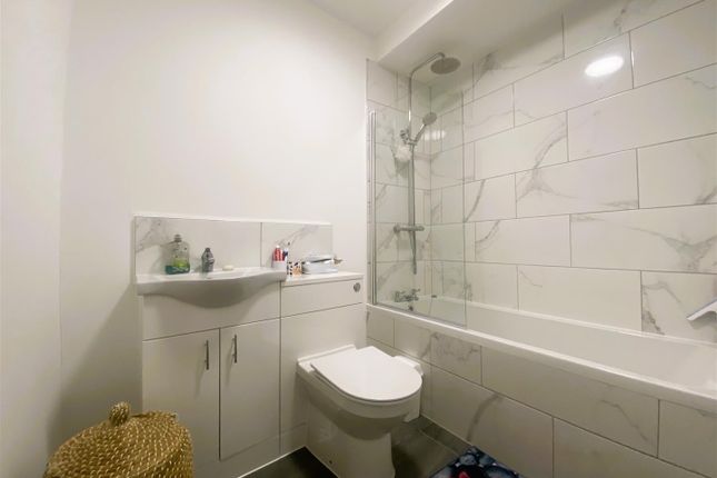 Flat 3, 104-106, Park Street, Luton photo 4