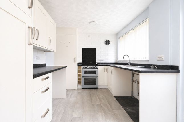 24 Mount Batten Close, Newquay photo 3