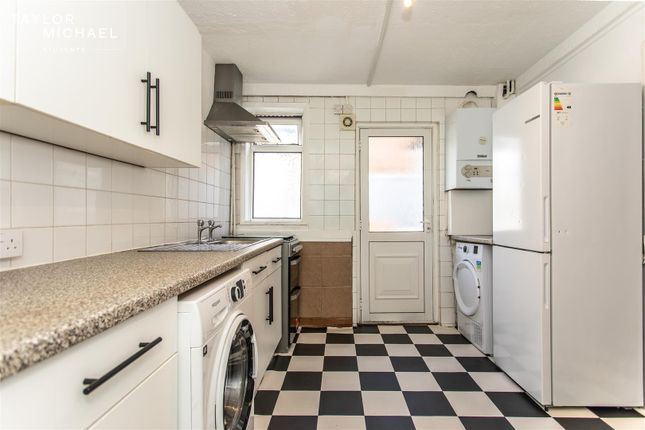 Coombe Terrace, Brighton photo 4