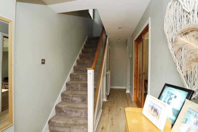 13, Waterside Close, Newport photo 3