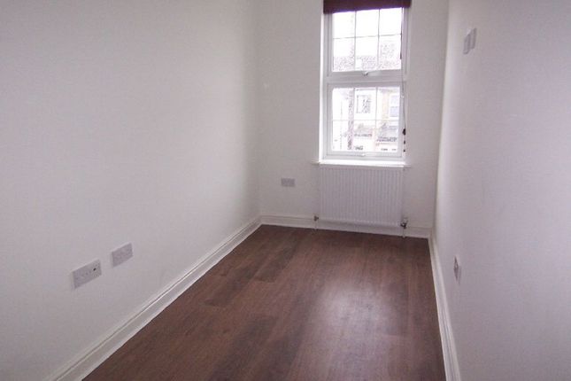 16A, Cross Road, Waltham Cross photo 5
