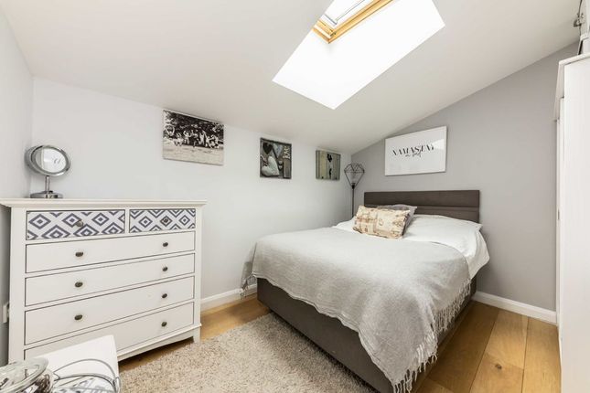Flat for sale in Brewster Place, Kingston Upon Thames