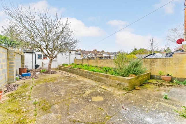 46 Mersham Road photo 2