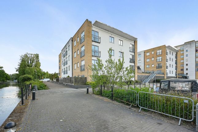 2-bed flat on Apt 191, Ashby House Waxlow Way, Northolt, £275,000
