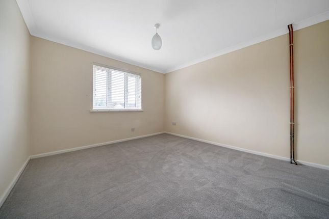 Terraced house to rent in Stratton, Swindon