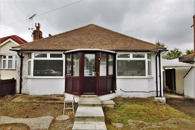 Thumbnail Bungalow to rent in St. Andrews Crescent, Windsor