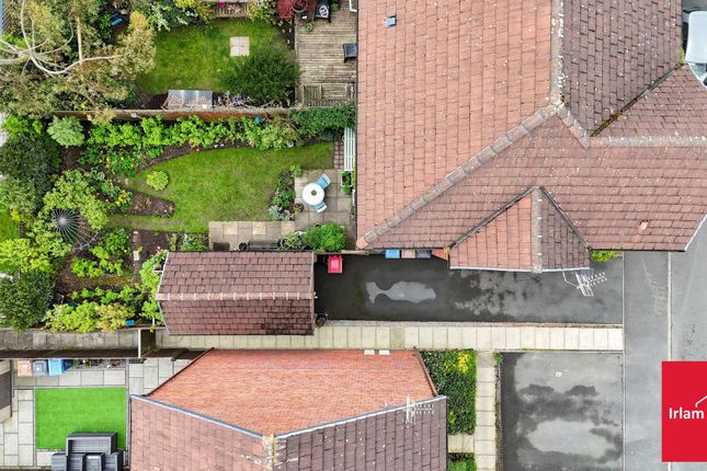 8 Lorna Way, Manchester photo 2