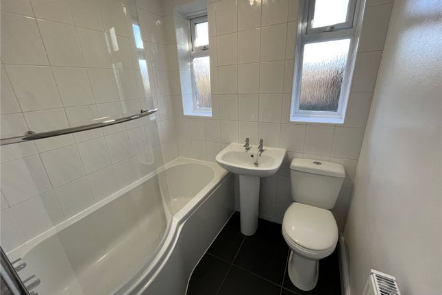 309, Leagrave High Street, Bedfordshire photo 4