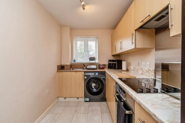 117, Squires Grove, Willenhall photo 4