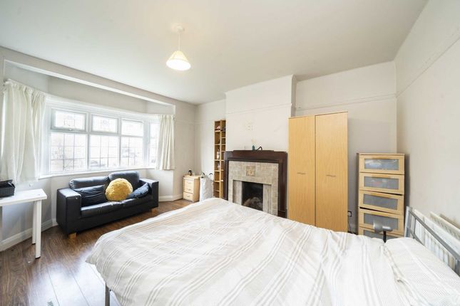 Property to rent in Thornton Road, London