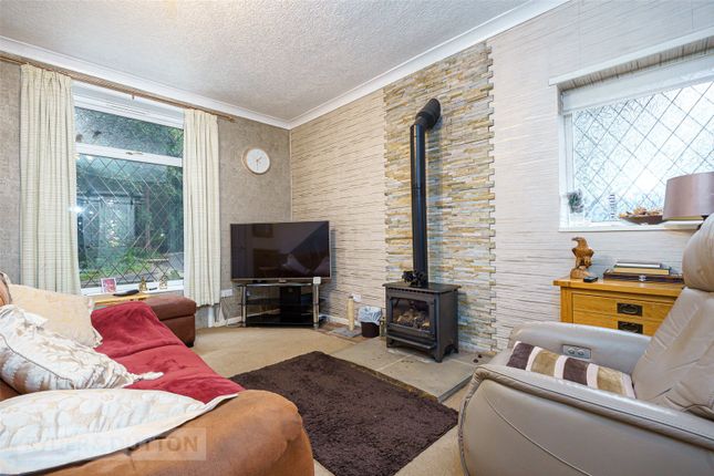 19, Royds View, Huddersfield photo 2