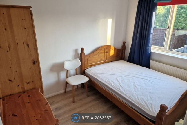 Room to rent in Hillside Road, Wellingborough