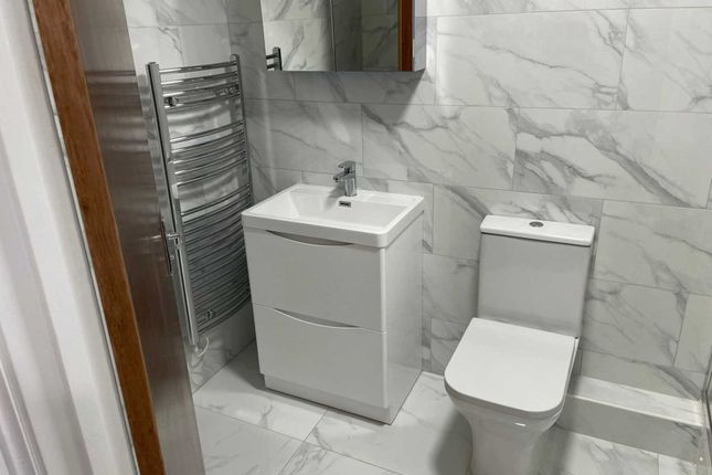 Flat 2, City Road, Cardiff photo 3