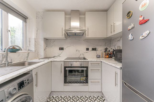 Thumbnail Flat for sale in Tramway Avenue, London