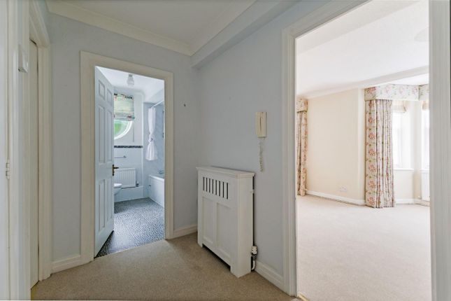 161, The Close, Salisbury photo 4