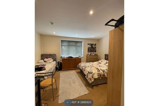 Flat, Simran House Ilbury Close, Shinfield photo 3