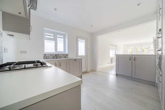 90 Limmer Lane, Bognor Regis photo 4