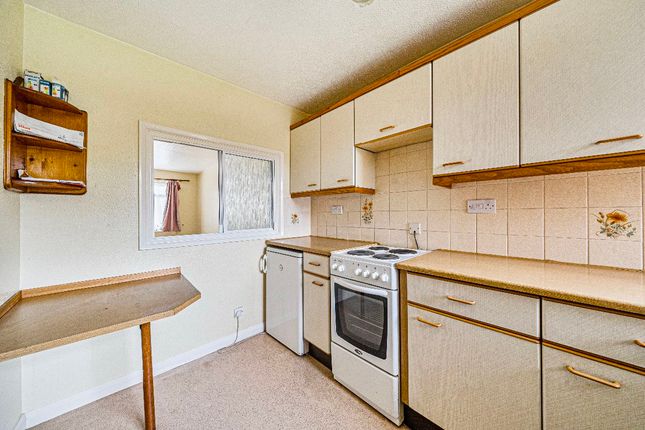 5, Coppers Mead, New Malden photo 3