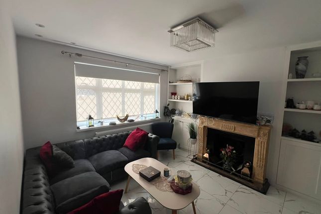 16, West Ridge Gardens, Greenford photo 5