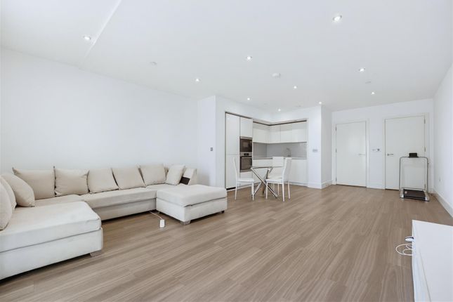 28, Butleigh House, Healum Avenue, Middlesex photo 2