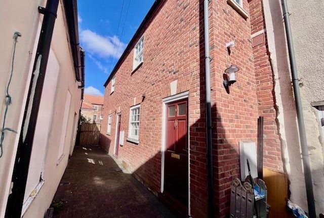 Flat to rent in Eastgate, Louth