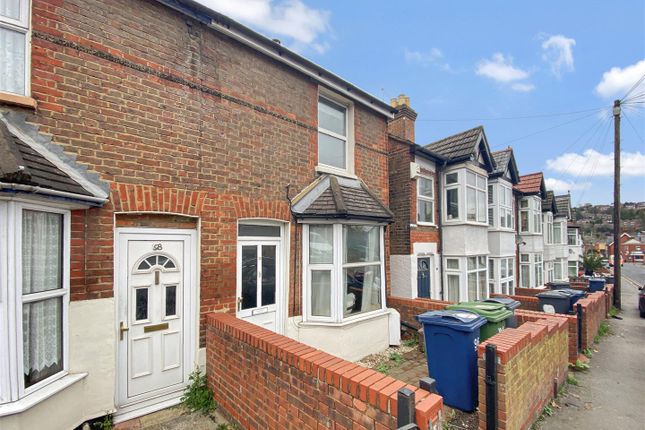End terrace house to rent in Oakridge Road, High Wycombe