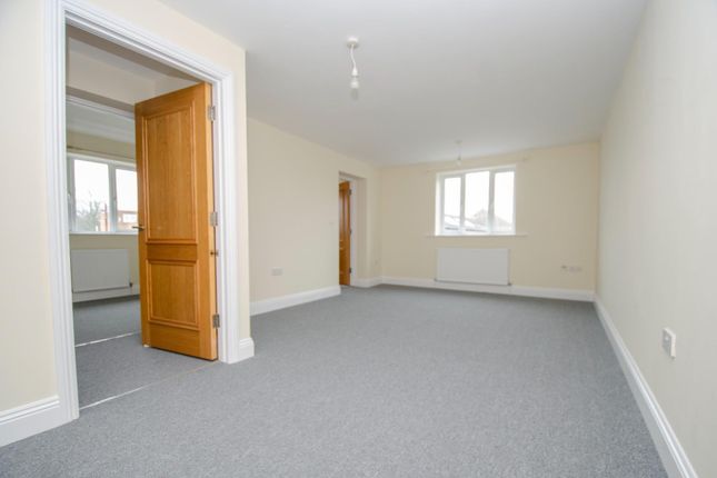Flat to rent in Hanns Way, Eastleigh