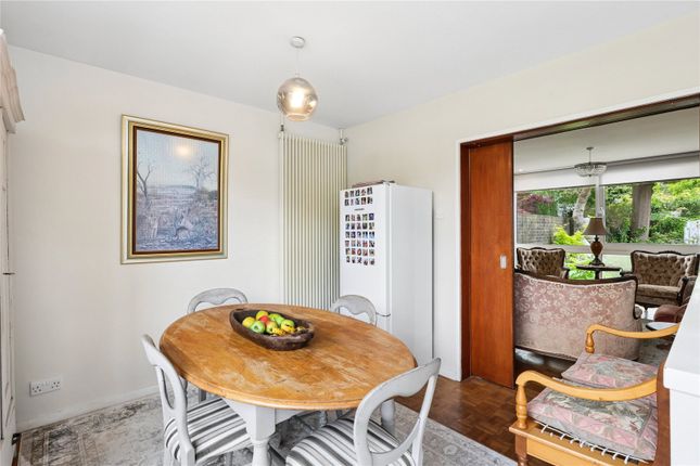 6, Brackley, Surrey photo 4